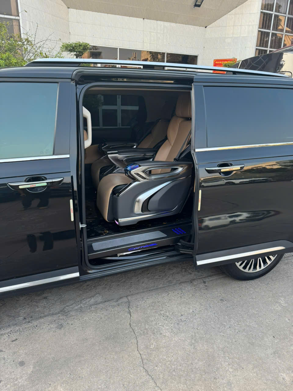 Bảng giá thuê xe Kia Carnival đi tỉnh