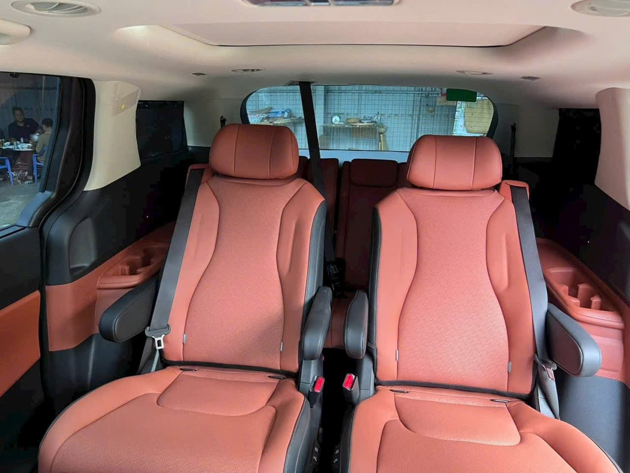Thuê xe Limousine 9 chỗ TPHCM