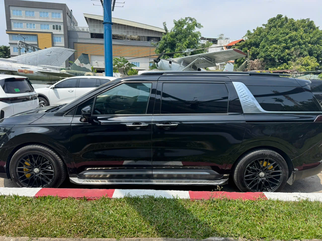 Thuê xe Limousine 9 chỗ TPHCM